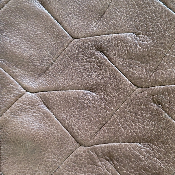 Day & Mood Small Leather Crossbody Bag - Picture 6 of 8